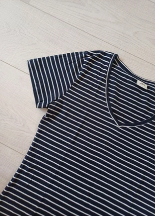 Marine blue shirt with white stripes / marine blauwe shirtet witte strepen, marque: JDY, état: Neuf sans étiquette, taille: M / 38 / 10, 4,00 €, 4,90 € Protection acheteurs incluse