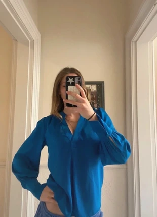 Blue satin top, brand: Banana Republic, condition: Very good, size: S / 8, £15.00, £16.45 includes Buyer Protection