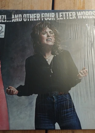 Suzi Quatro – Suzi And Other Four Letter Words LP, staat: Heel goed, € 9,00, € 10,15 inclusief Kopersbescherming