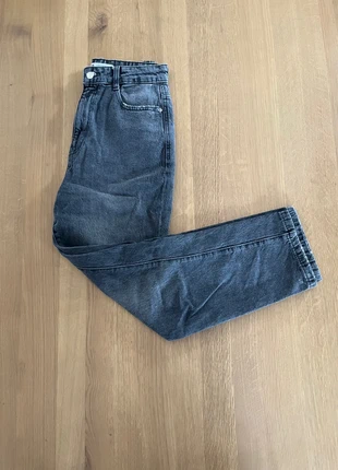 Jean mom gris femme Zara taille 38, brand: Zara, condition: Very good, size: M / 38 / 10, €15.00, €16.45 includes Buyer Protection