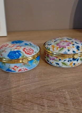 Boîtes vintage en porcelaine, lots de 2 décoration porcelaine, marque: Vintage Love, état: Très bon état, 15,00 €, 16,45 € Protection acheteurs incluse