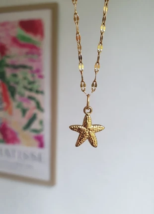 ⭐ Collier doré en acier inoxydable • Petite étoile de mer dorée ⭐, staat: Heel goed, € 8,00, € 9,10 inclusief Kopersbescherming Pro