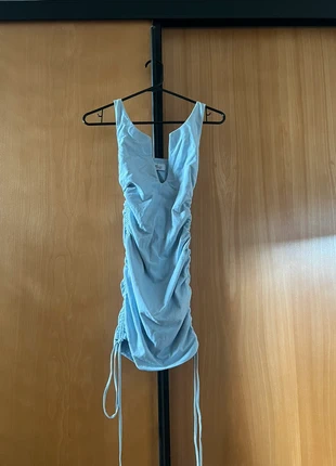 Ruched mini dress with stepped neckline – baby blue (XS/6), brand: Oh Polly, condizioni: Ottime, taglia: XS / IT 38 / EU 34, €16.00, €17.50 include la Protezione acquisti
