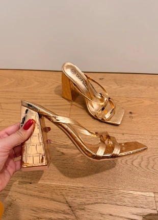 Sandales à talons dorées neuve de Boohoo - taille 36, marke: Boohoo, zustand: Neu, größe: 36, 10,99 €, 12,24 € inklusive Vinted-Käuferschutz