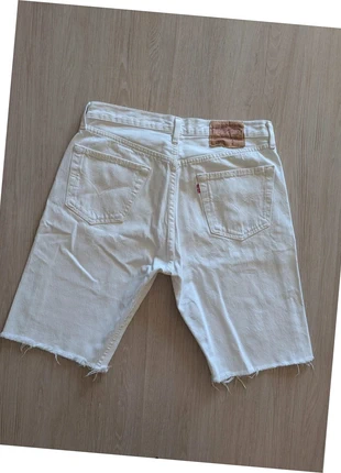 Short Jean's Troué Homme Levi's 501 Blanc Taille W34, marke: Levi's, zustand: Sehr gut, größe: W34 | DE 50, 14,90 €, 16,35 € inklusive Vinted-Käuferschutz