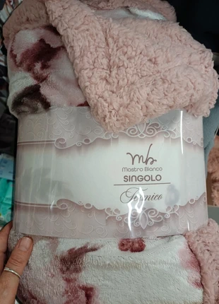 Plaid singolo rosa 140×200 elegante agnellato, brand: Rosa, condizioni: Ottime, taglia: Altro, €13.90, €15.30 include la Protezione acquisti
