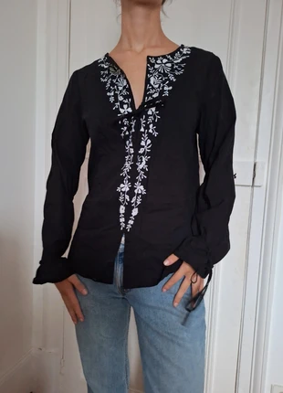 blouse manches longues noire avec broderies blanches vintage - taille M, marque: Vintage Dressing, état: Très bon état, taille: S / 36 / 8, 5,00 €, 5,95 € Protection acheteurs incluse