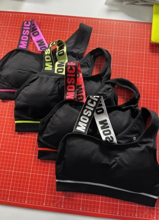 Lote 4 tops deportivos. Talla M, marca: Local, estado: Nuevo con etiquetas, tamaño: M, 20,00 €, 21,70 € Protección al comprador incluida