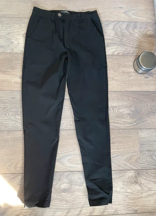 Zwarte skinny stretch broek, marque: Cotton District, état: Très bon état, taille: M, 5,00 €, 5,95 € Protection acheteurs incluse