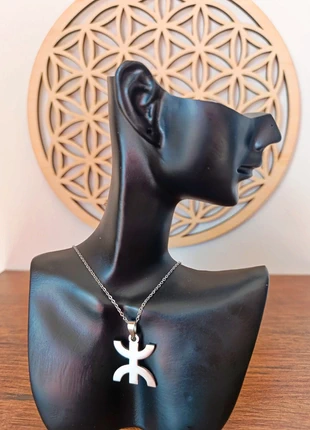 Collier acier symbole amazigh, marke: Boutique indépendante, zustand: Neu, 9,00 €, 10,15 € inklusive Vinted-Käuferschutz