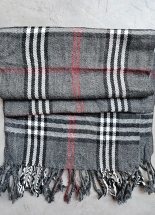 Echarpe Burberry vintage tartan gris, marque: Burberry, état: Très bon état, 25,00 €, 26,95 € Protection acheteurs incluse