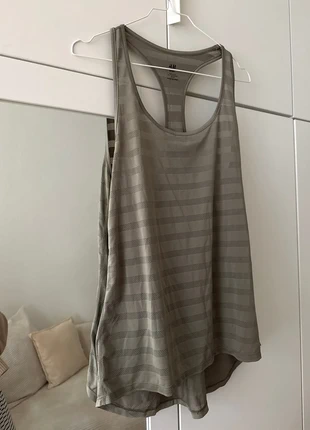 Sporttop H&M Move Oberteil khaki grün Größe S Top Tanktop, brand: H&M, condizioni: Ottime, taglia: S / IT 40 / EU 36, €3.00, €3.85 include la Protezione acquisti