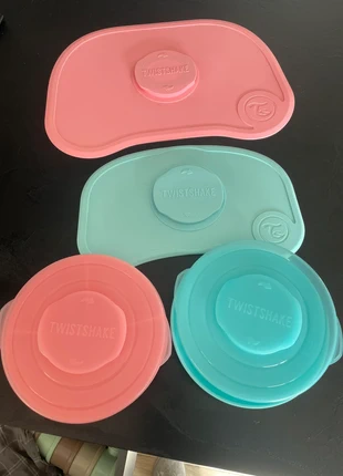Lot de deux assiettes Twistshake et support ventouse, brand: Twistshake, condizioni: Ottime, taglia: Taglia unica, €6.00, €7.00 include la Protezione acquisti