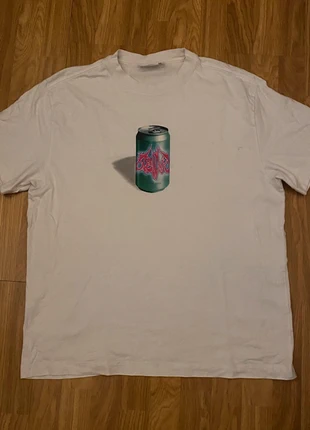 Weekday graphic tee, brand: Weekday, condition: Very good, size: L, £15.00, £16.45 includes Buyer Protection