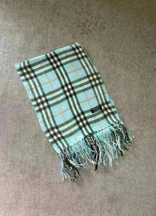 Écharpe Burberry bleu ciel, marke: Burberry, zustand: Sehr gut, 50,00 €, 53,20 € beinhaltet Vinted-Käuferschutz Pro