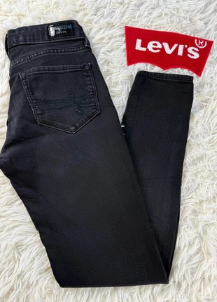 Jean Lévi’s Jegging W27 FR36.     L1480, marque: Levi's, état: Très bon état, taille: S / 36 / 8, 21,00 €, 22,75 € Protection acheteurs (Pro) incluse