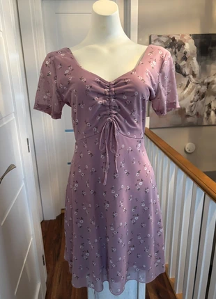 Hollister Charming Lilac Short Sleeve Dress with Floral Pattern and Ruched Front Detail, brand: Hollister, condition: Very good, size: S / 8, £5.00, £5.95 includes Buyer Protection