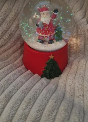 Glaskugel mit Glitzer und Weihnachtsmann, merk: kik, staat: Heel goed, € 2,00, € 2,80 inclusief Kopersbescherming