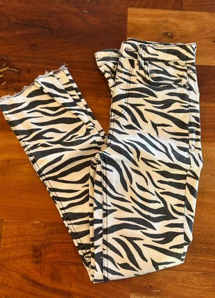 Calças jeans zebra Mulher, marca: Bershka, estado: Muy bueno, tamaño: XS / 34 / 6, 5,00 €, 5,95 € Protección al comprador incluida