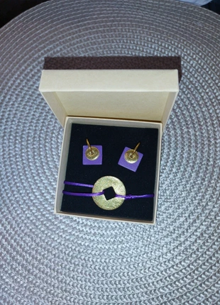 Ensemble Boucles d'oreilles en cuir et son bracelet, marque: la Saint Sernoise, état: Neuf avec étiquette, 20,00 €, 21,70 € Protection acheteurs (Pro) incluse