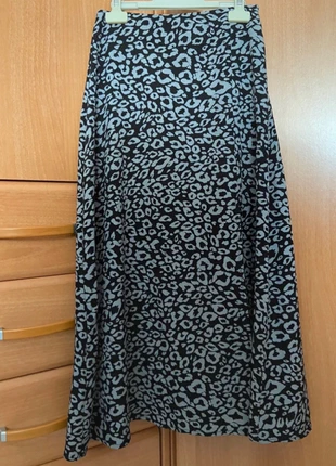 Falda midi estampado de leopardo, merk: Shein, staat: Heel goed, maat: XS / 34 / 6, € 4,50, € 5,43 inclusief Kopersbescherming