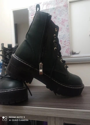 Boots plateau Stradivarius 35, brand: Stradivarius, condizioni: Nuovo senza cartellino, taglia: 35, €8.00, €9.10 include la Protezione acquisti