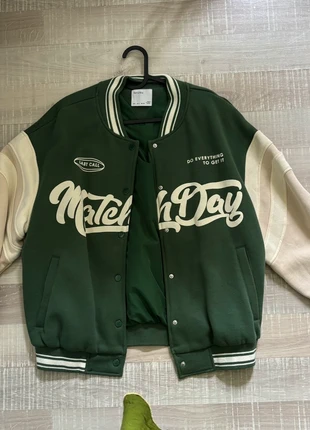 Veste en jean oversize Bershka – Style vintage unisexe, marque: Bershka, état: Très bon état, taille: L / 40 / 12, 13,00 €, 14,35 € Protection acheteurs incluse