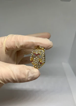 Y2k - Kettenanhänger Maskenform, marke: CHROME, zustand: Neu, 8,00 €, 8,60 € inklusive Vinted-Käuferschutz