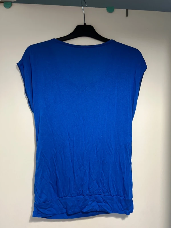 Haut bleu flash - photo numéro 3