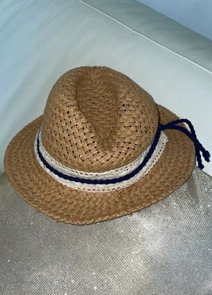 Chapeau de plage/fedora en paille Bonobo Jeans - Bon état (quelques signes d'usure), marque: Bonobo, état: Bon état, taille: Taille unique, 4,00 €, 4,90 € Protection acheteurs incluse