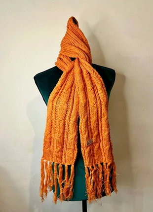 Écharpe ton orangé 50% laine 170 cm 260125, staat: Heel goed, € 2,90, € 3,75 inclusief Kopersbescherming