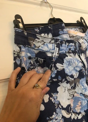 Pantalon fleuri, marque: Inconnu, état: Très bon état, taille: S / 36 / 8, 3,00 €, 3,85 € Protection acheteurs incluse