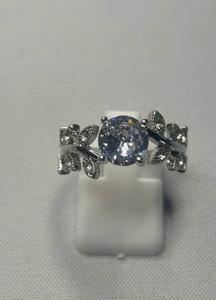 Bague argentée feuillage avec pierre zircon centrale (BA042), marque: De, état: Neuf sans étiquette, taille: 18,1 mm, 5,50 €, 6,48 € Protection acheteurs (Pro) incluse