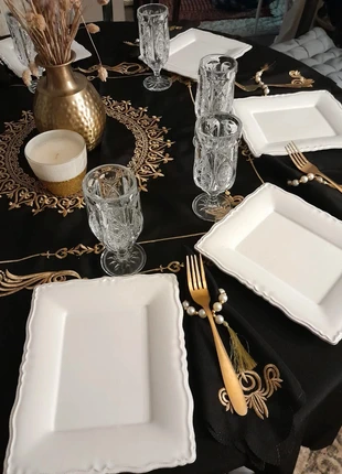 Nappe noir et dorer avec 12 serviettes, staat: Nieuw zonder prijskaartje, € 60,00, € 63,70 inclusief Kopersbescherming