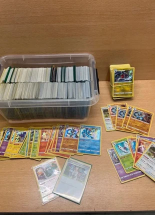 Lot de 1000 cartes Pokémon - Françaises et officielles, marke: Pokémon, zustand: Sehr gut, 110,00 €, 116,20 € inklusive Vinted-Käuferschutz