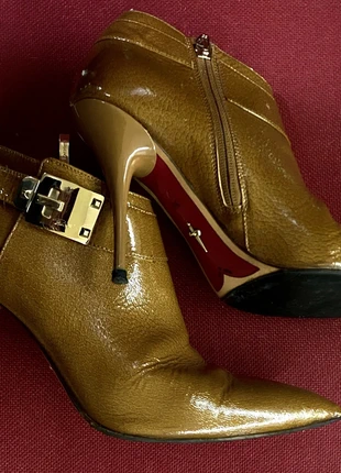 Stivaletti con tacco Paciotti marroni in pelle, brand: Cesare Paciotti, condizioni: Ottime, taglia: 39, €70.00, €74.20 include la Protezione acquisti