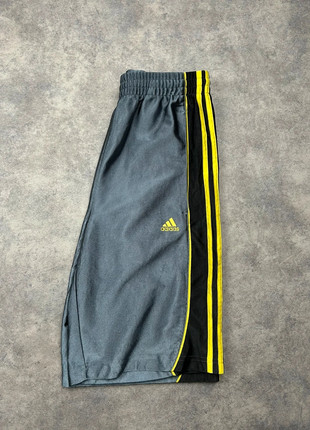 Short Adidas | Taille S | Couleur Gris, Jaune, marque: adidas, état: Très bon état, taille: S, 10,00 €, 11,20 € Protection acheteurs (Pro) incluse