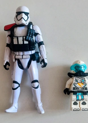 Lote Star Wars Imperial Stromtrooper Primera Orden Capitán Hasbro y Lego Zane Equipo de buceo, marque: Hasbro, état: Très bon état, taille: Prématuré, jusqu'à 44cm, 30,00 €, 32,20 € Protection acheteurs incluse