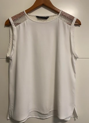 ZARA Woman White Sleeveless Blouse with Crochet Shoulder Detail - Size M, marque: Zara, état: Très bon état, taille: M / 38 / 10, 5,95 €, 6,95 € Protection acheteurs incluse