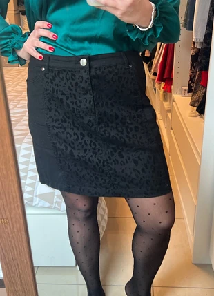 Minijupe noire, brand: H&M, condizioni: Ottime, taglia: XL / IT 46 / EU 42, €2.00, €2.80 include la Protezione acquisti