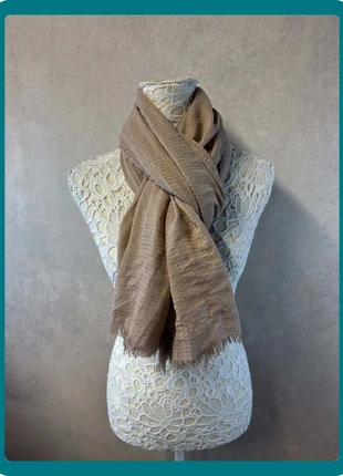 Écharpe beige légère à franges Lot MI27, condition: Very good, €6.00, €7.00 includes Buyer Protection Pro