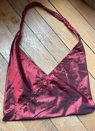 Sac triangle fourre-tout bordeaux/rouge - Fait main - Style vintage y2k, merk: Fait Main, staat: Nieuw zonder prijskaartje, € 21,00, € 22,75 inclusief Kopersbescherming