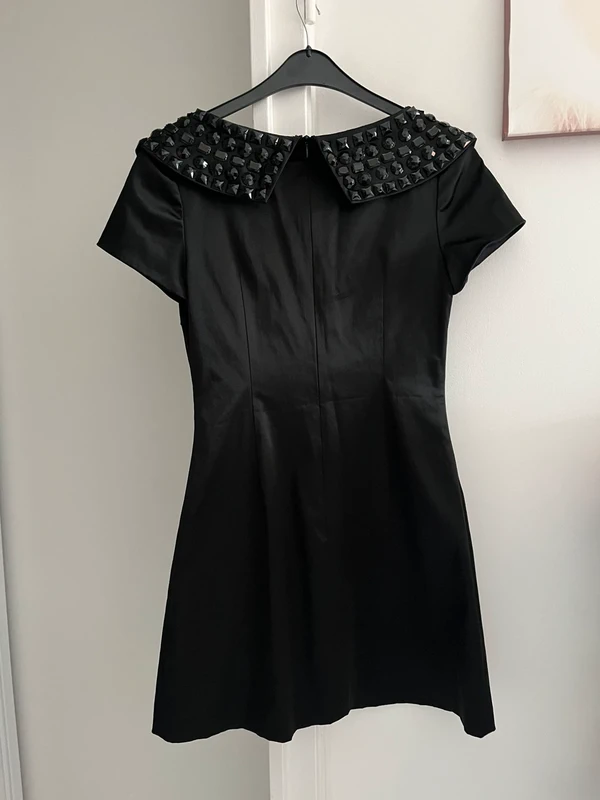 Robe chic noire avec perles Oasis T38 très bon état - photo numéro 4