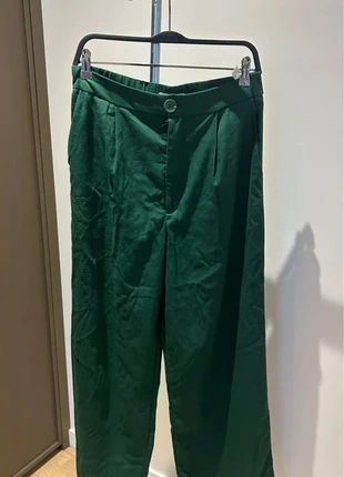 Pantalon classe vert foncé sapin – Taille L – coupe élégante, brand: Stradivarius, condition: Good, size: XL / 42 / 14, €3.00, €3.85 includes Buyer Protection