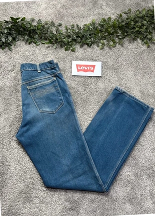 Jean Levi’s coupe droite, bleu moyen, W30 L32 estimé (FR 40), homme, merk: Levi's, staat: Heel goed, maat: W30 | FR 40, € 19,95, € 21,65 inclusief Kopersbescherming