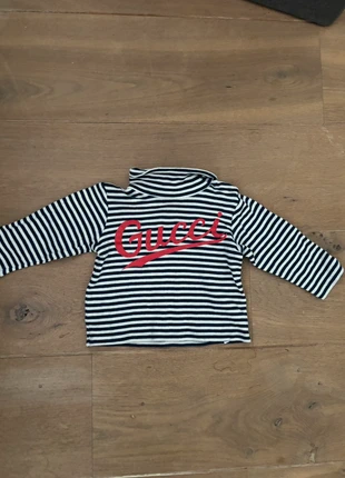 Gucci shirt, merk: Gucci, staat: Heel goed, maat: 3-6 maanden / 62 cm, € 40,00, € 42,70 inclusief Kopersbescherming
