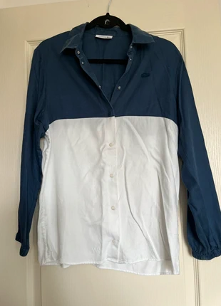 Chemise Lacoste oversize bicolore, marca: Lacoste, estado: Muito bom, tamanho: S / 36 / 8, €20.00, €21.70 inclui Proteção do Comprador