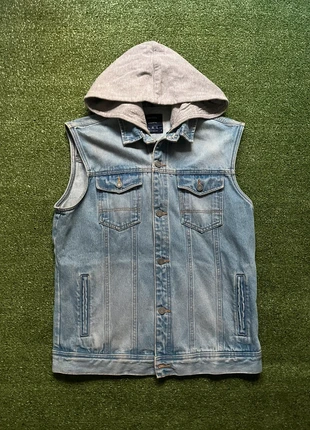 Chaleco Vaquero Bershka Talla L • Muy Buen Estado • Capucha Desmontable, brand: Bershka, condizioni: Ottime, taglia: L, €11.95, €13.25 include la Protezione acquisti