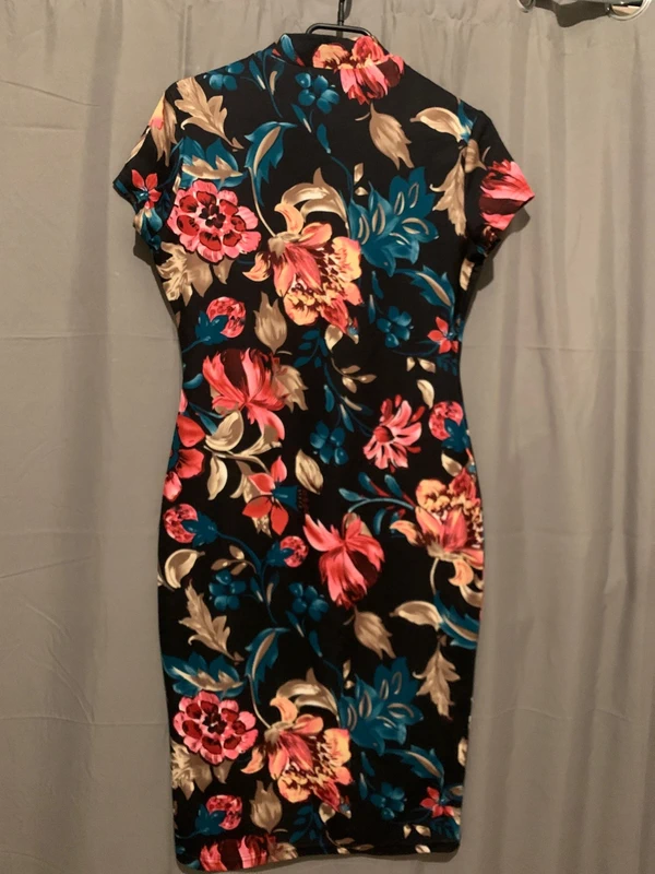 robe midi avec fleurs - photo numéro 5