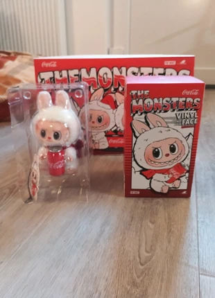 Peluche labubu coca cola, marque: POPMART, état: Très bon état, taille: Taille unique, 37,50 €, 40,08 € Protection acheteurs incluse